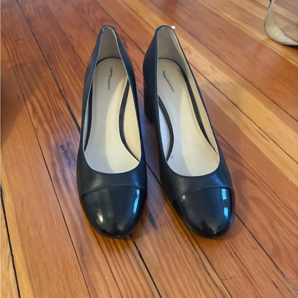 Cole Haan Black Heels Elegant Design